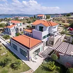 Villa Betina فيلة