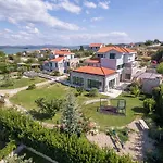 فيلة Villa Betina *