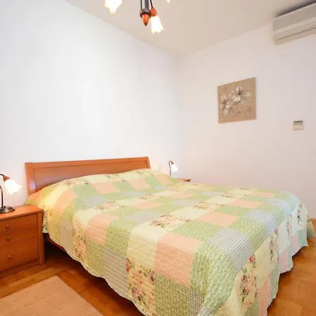 Betina Villa