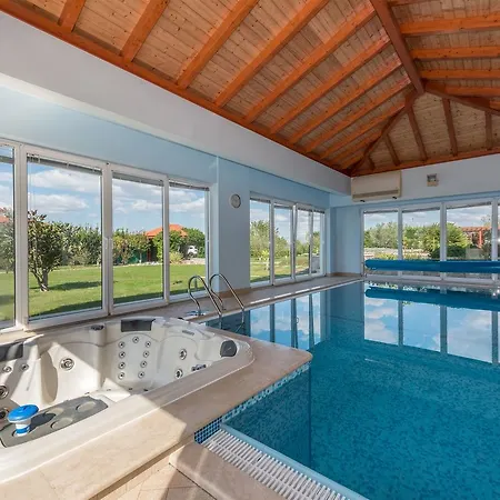 ヴィラ Villa Betina